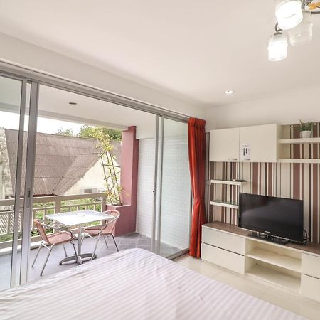 Baan Sabai Rama IV Apartment Бангкок Екстер'єр фото