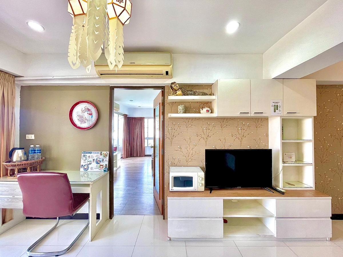 Baan Sabai Rama IV Apartment Бангкок Екстер'єр фото