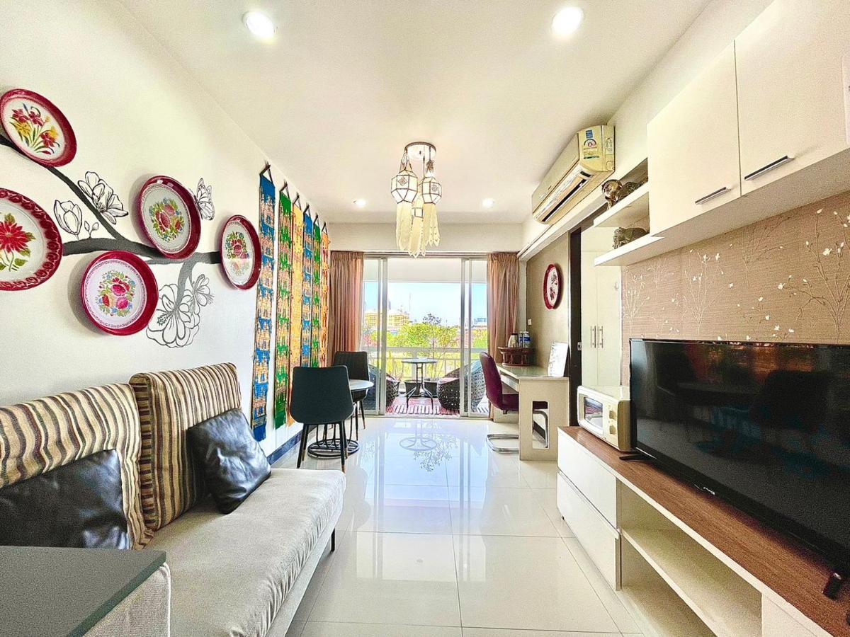Baan Sabai Rama IV Apartment Бангкок Екстер'єр фото