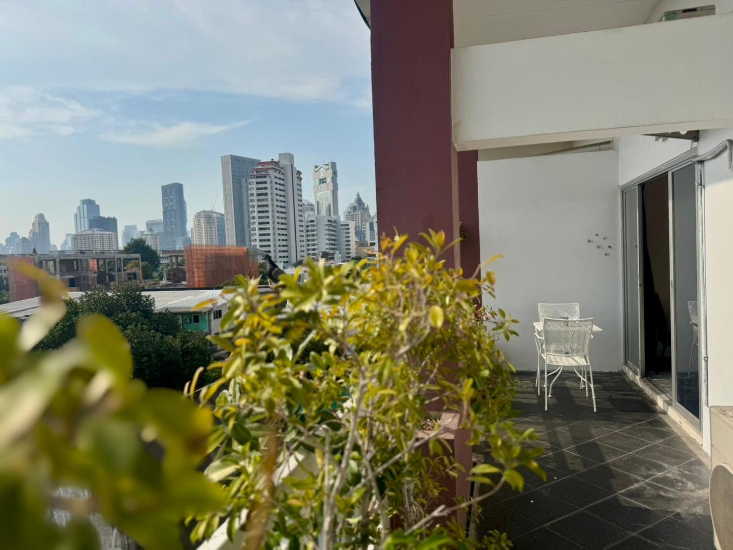 Baan Sabai Rama IV Apartment Бангкок Екстер'єр фото